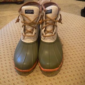 Sperry duck boots, coral bottoms size 7